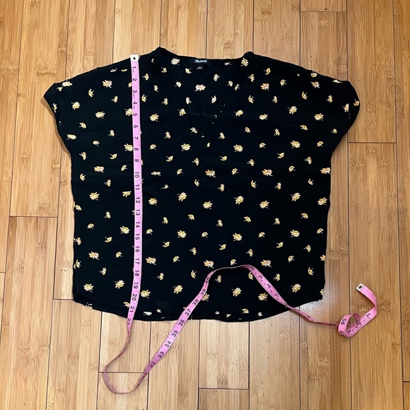 Madewell Drapey V-Neck Button Back Top Black French Daisies Size S - Picture 13 of 15